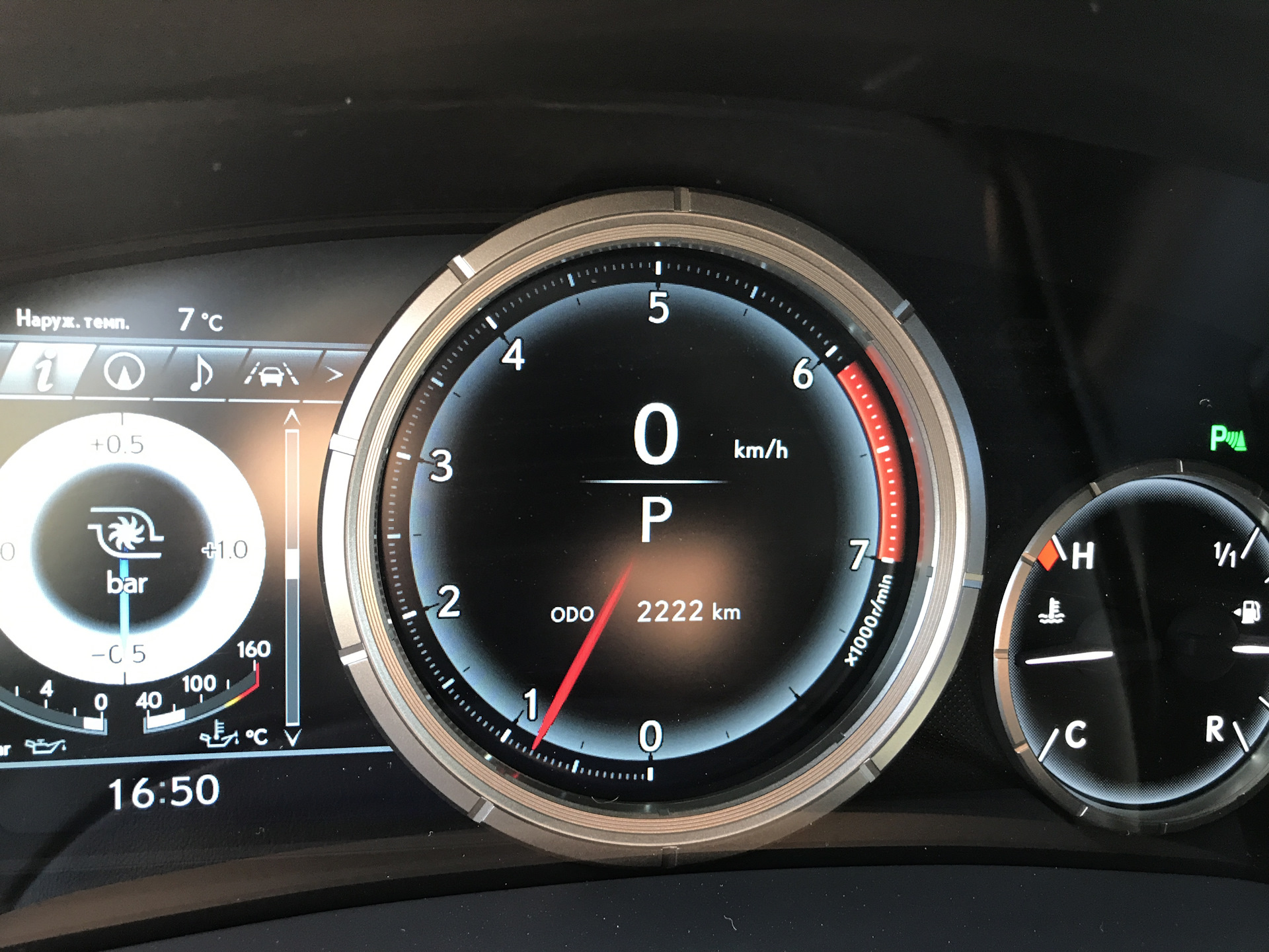 Lexus rx ошибка. Прибор индикатор Лексус 350 2016. Лексус RX 210 индикатор давления масла. Lexus RX 200t климат контроль. Приборная f-Sport rx300.