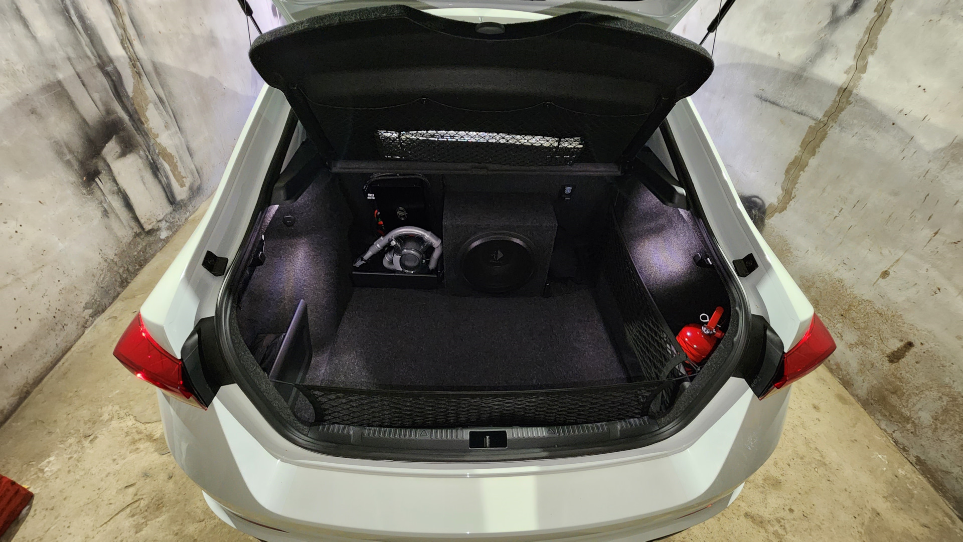 Оригинальные сетки в багажное отделение VAG (5JA065110) — Skoda Rapid ...
