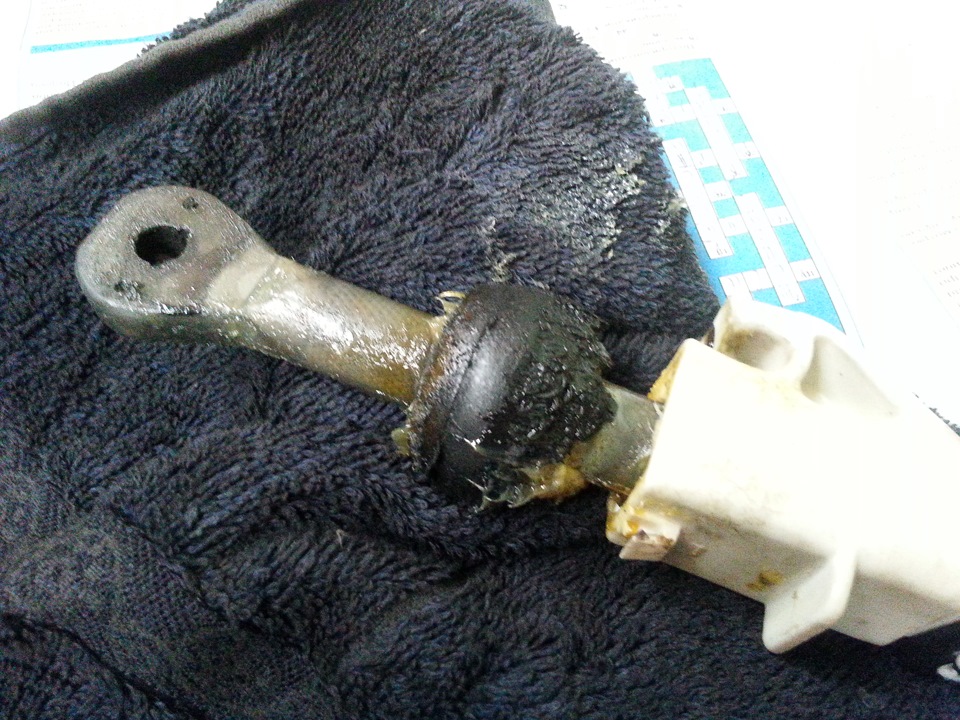 Полиуретановая втулка рычага КПП — Chevrolet Lacetti Sedan, 1,6 л, 2011 ...