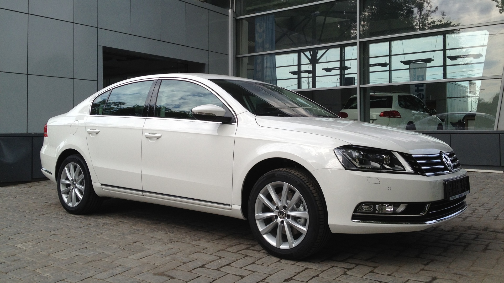 Volkswagen Passat B7 1.8 бензиновый 2012 | Белый Конь на DRIVE2