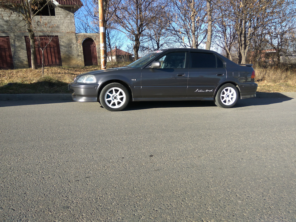 . — Honda Civic (6G)