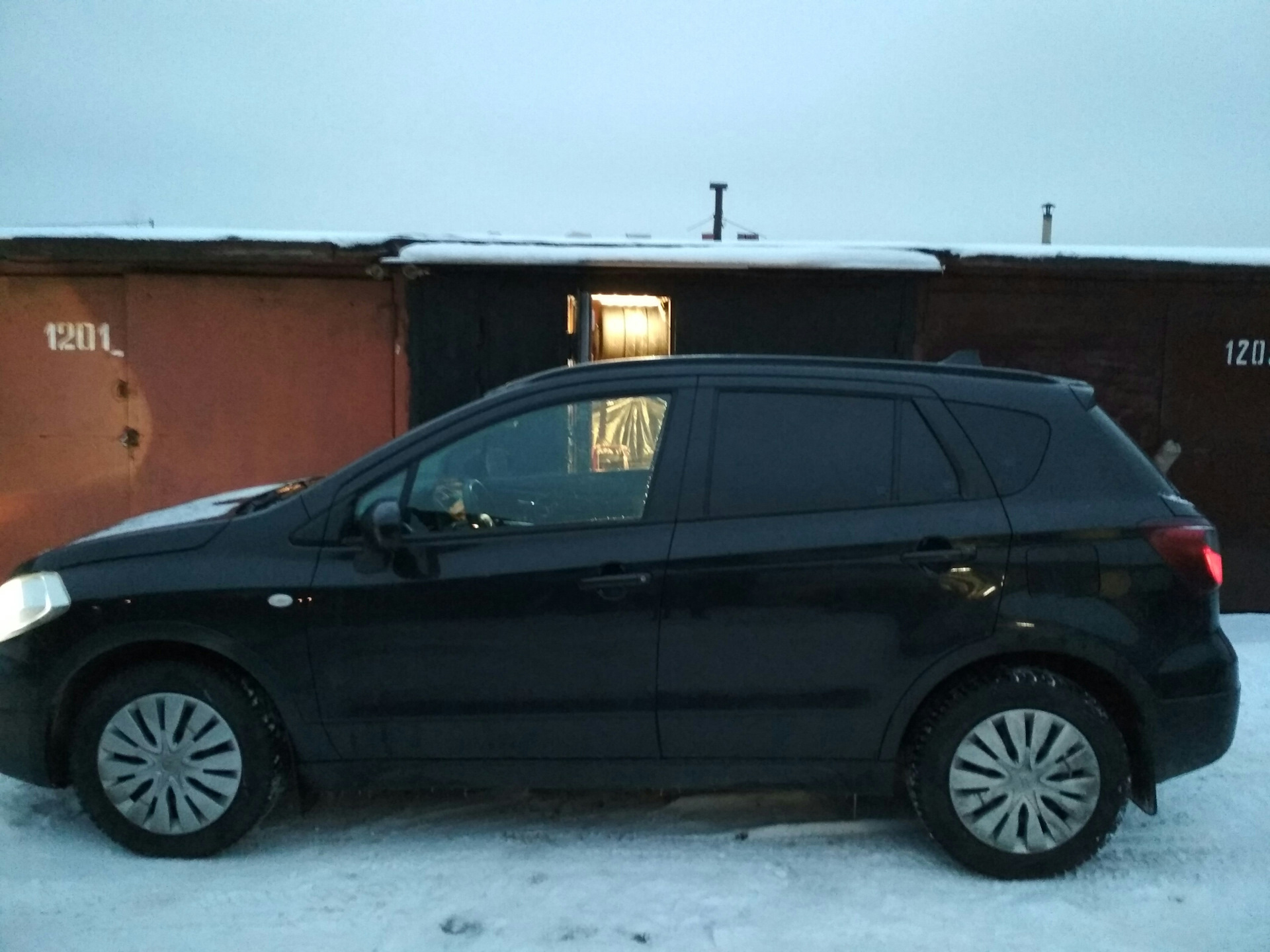 Плавничок — Suzuki SX4 (2G), 1,6 л, 2014 года | стайлинг | DRIVE2
