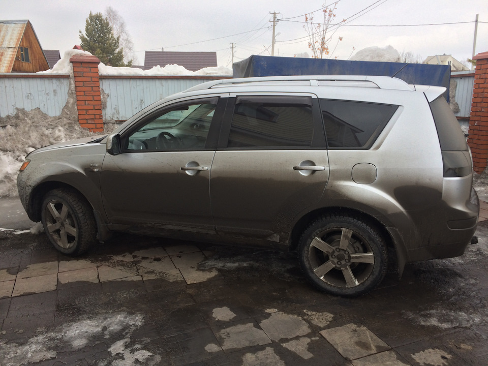 Установил диоды в дальний свет. — Mitsubishi Outlander XL, 3 л, 2008 ...