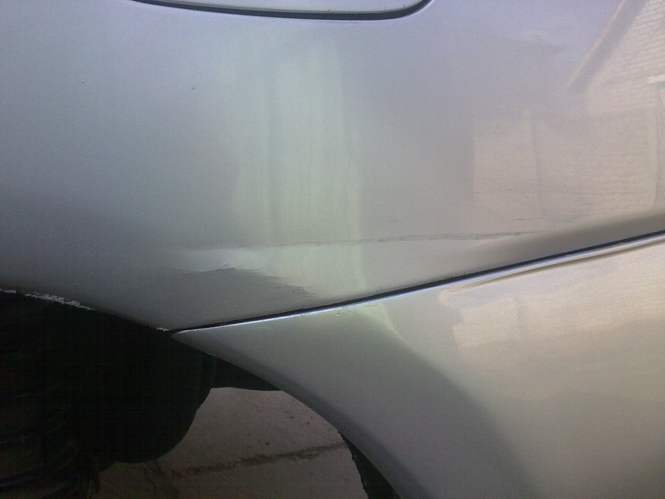 место удара — Mitsubishi Carisma