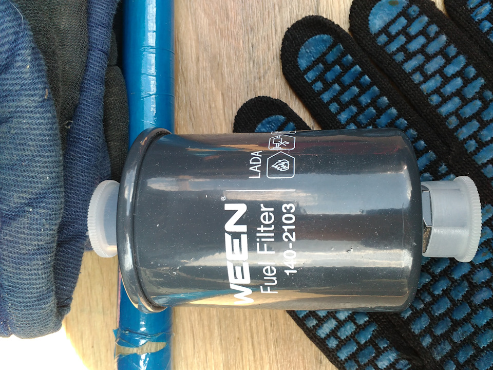 замена бензинового фильтра — Lada 2115, 1,5 л, 2005 года | своими ...