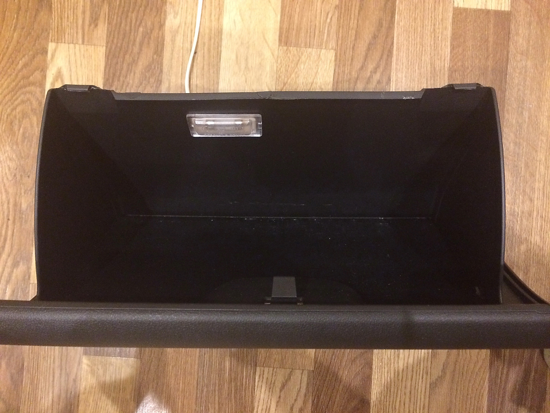 Да будет свет в бардачке — Lada Гранта, 1,6 л, 2013 года | тюнинг | DRIVE2