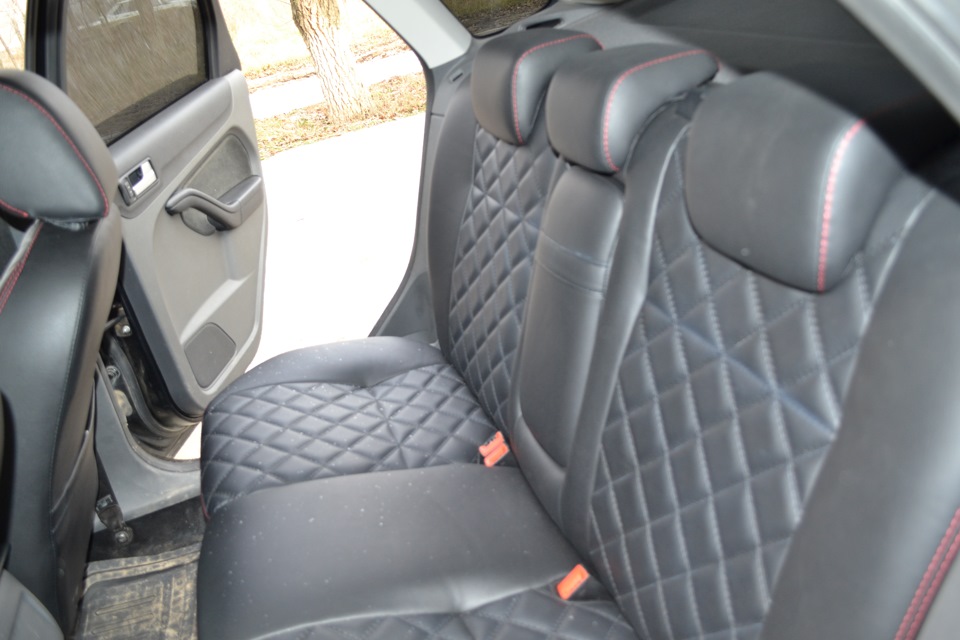 Авточехлы форд фьюжн драйв 2. Как одеть чехлы на форд. Подлокотник заднего сиденья ford focus 2. Передний ряд сидений focus. Форд фокус задние сиденья.