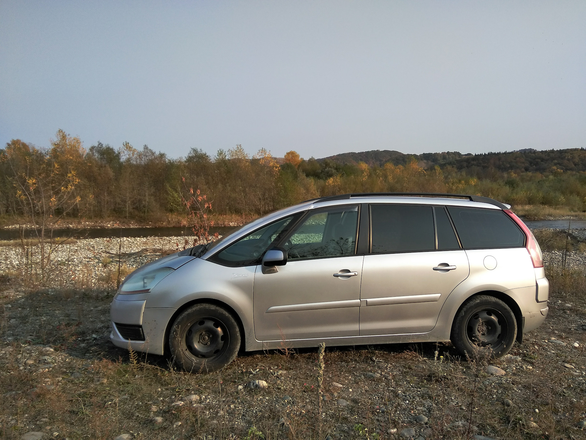 Потерял колпак — Citroen Grand C4 Picasso (1G), 1,6 л, 2007 года ...