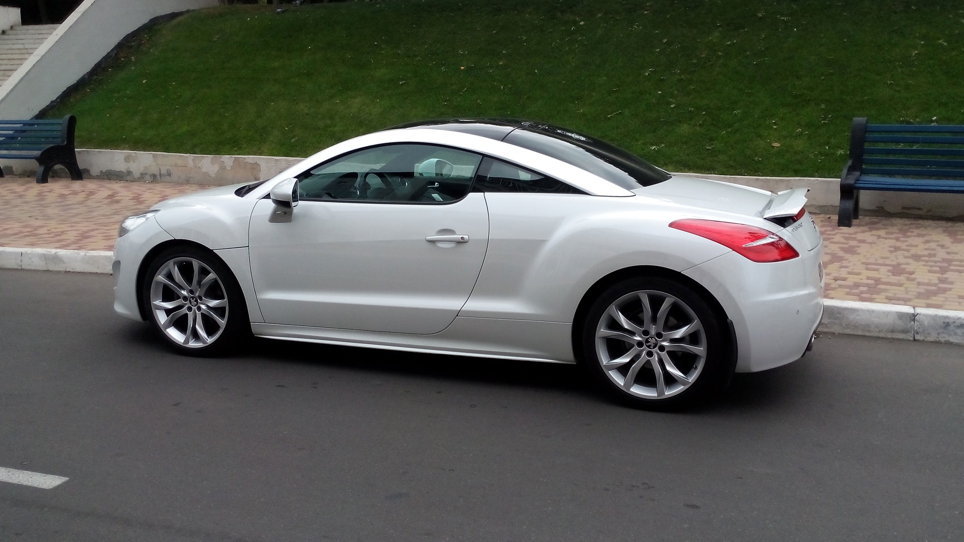 Peugeot RCZ РѕР±РѕРё