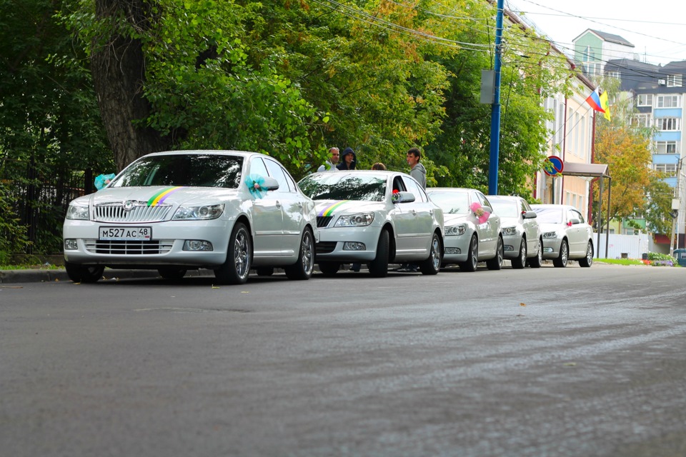 В776ус77 аурус. Аурус 001 амр 97. Кортеж путина с мотоциклами. Группа кортеж. Чемезов кортеж.