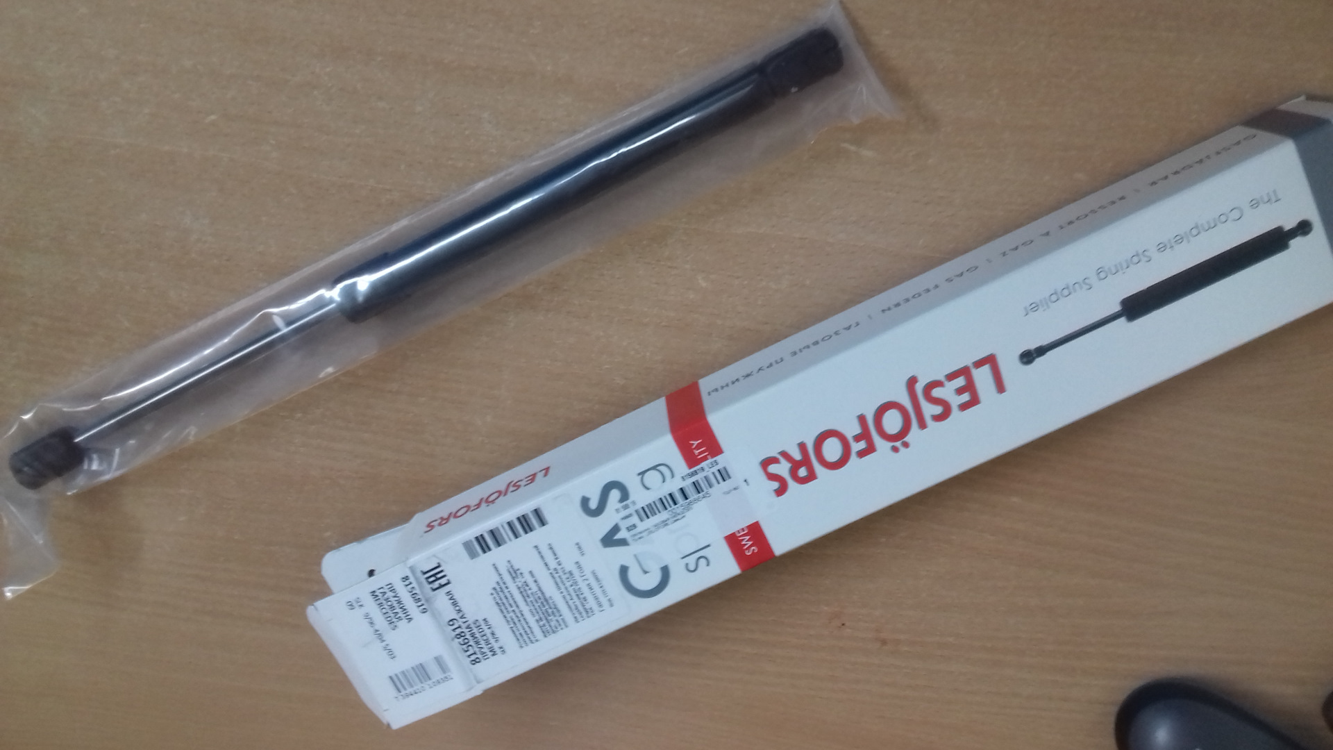 амортизаторы крышки багажника — Mercedes-Benz SLK (R170), 2 л, 2001 ...