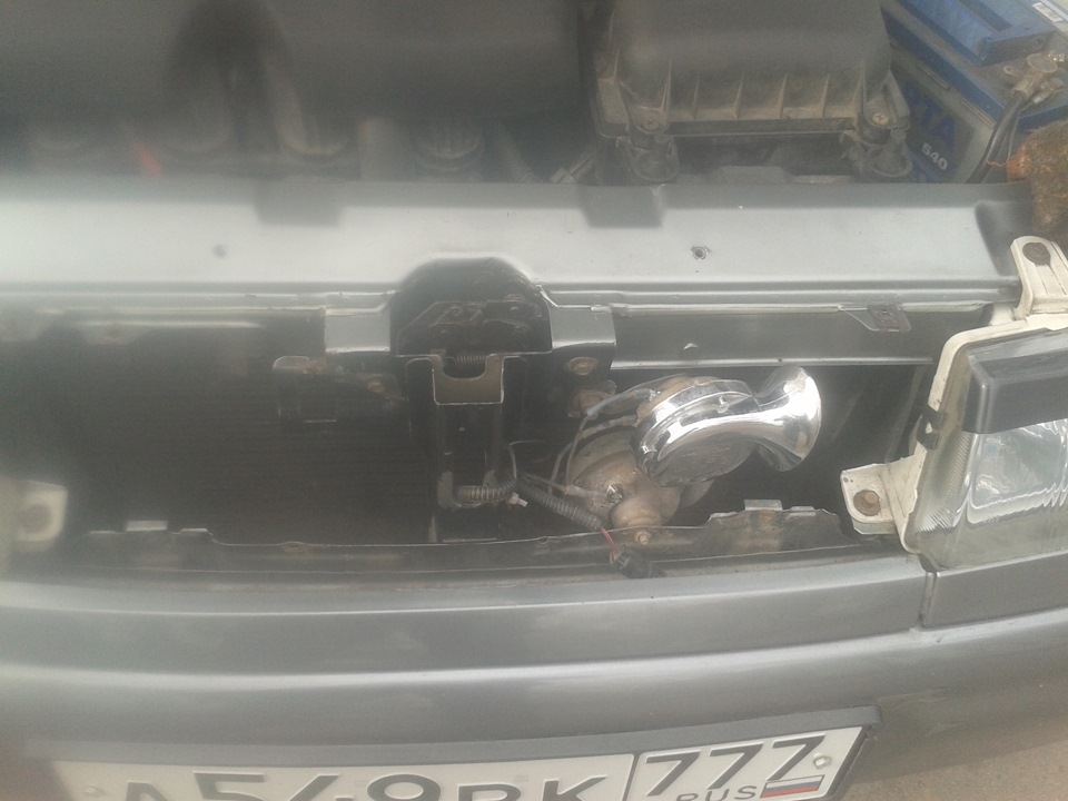 Отмыл грязь+масло под капотом — Lada 21124, 1,6 л, 2006 года | мойка ...