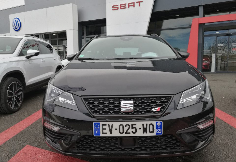 300 л.с. и 4.9 до 100, Карл! Помимо прочего, это универсал, что полезно, и цена 38900€. Короче, что-то я задумался :) — Audi A4 (B9)