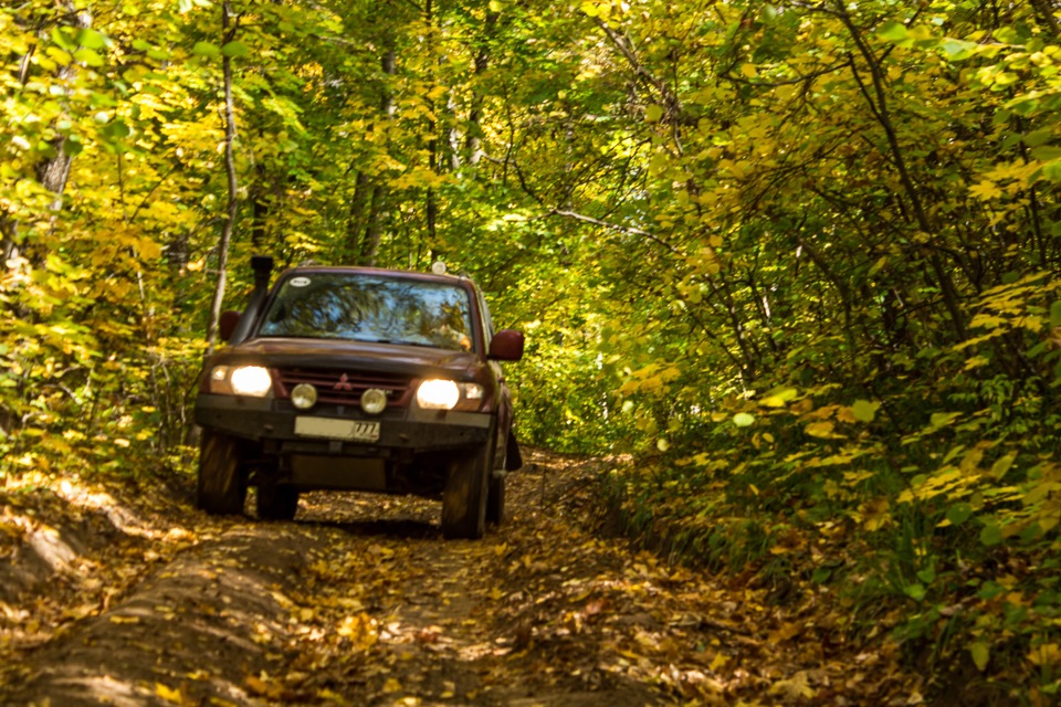 Вдоль Оки — Mitsubishi Pajero (3G), 3,5 л, 2000 года | путешествие | DRIVE2