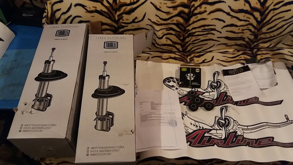 Стойки передние на приору — Lada Приора хэтчбек, 1,6 л, 2009 года ...