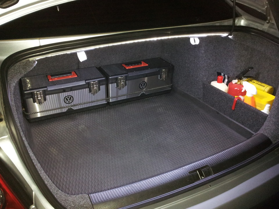 Volkswagen jetta багажник. Багажник Джетта 5. Багажник МЦ оуеф 5. Багажник Джетта 6. Фольксваген Джетта 2008 багажник.