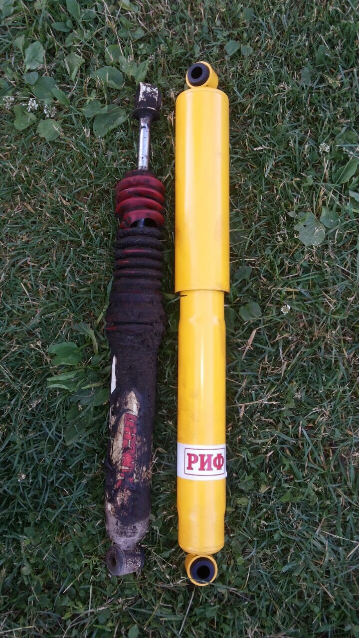Амортизаторы риф на уаз. Амортизатор уаз хантер передний. Амортизатор уаз +50 риф. Амортизатор уаз +50 риф. Амортизаторы риф на уаз буханка лифт 40 мм.