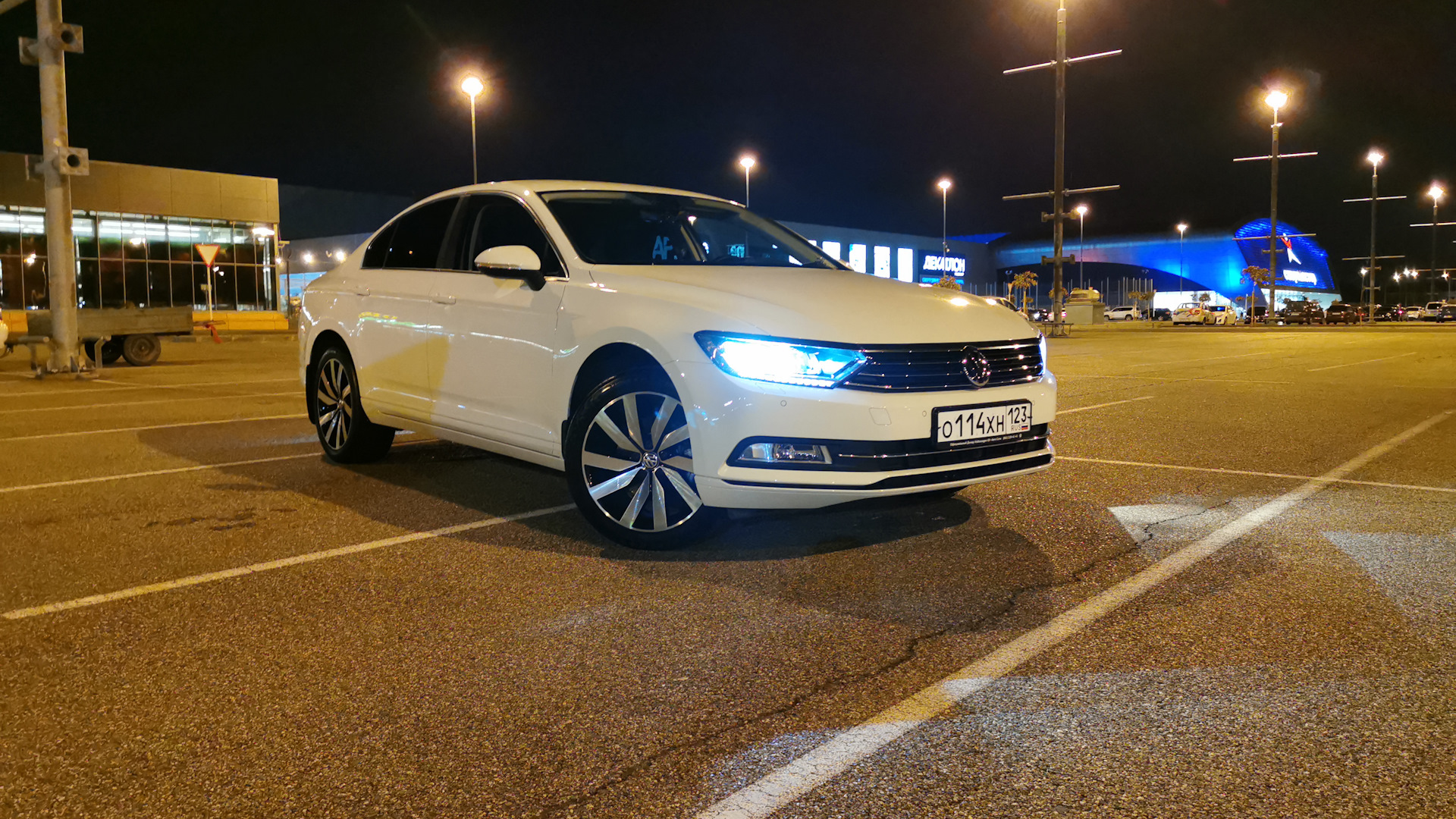 Volkswagen Passat B8 1.4 бензиновый 2019 | Weißer Lord на DRIVE2