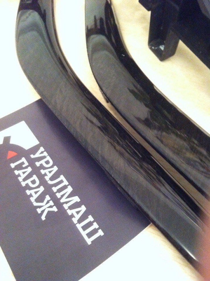 Форд Фокус, нуу очень темное дерево) Такое темное что кажется что это ...