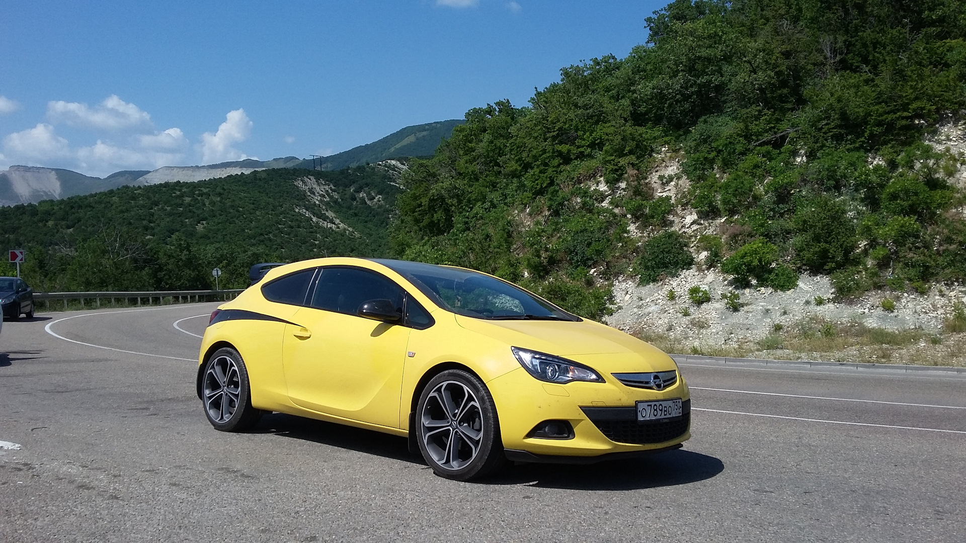 Опель астра gtc 2013 фото