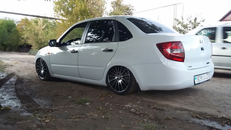Фото на брюхе) — Lada Гранта (1G), 1,6 л, 2014 года | тюнинг | DRIVE2