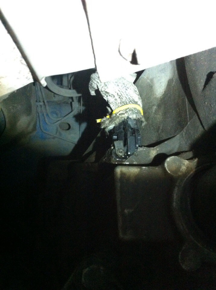 Замена датчика скорости (датчик импульсов) — Ford Focus Hatchback II, 1 ...