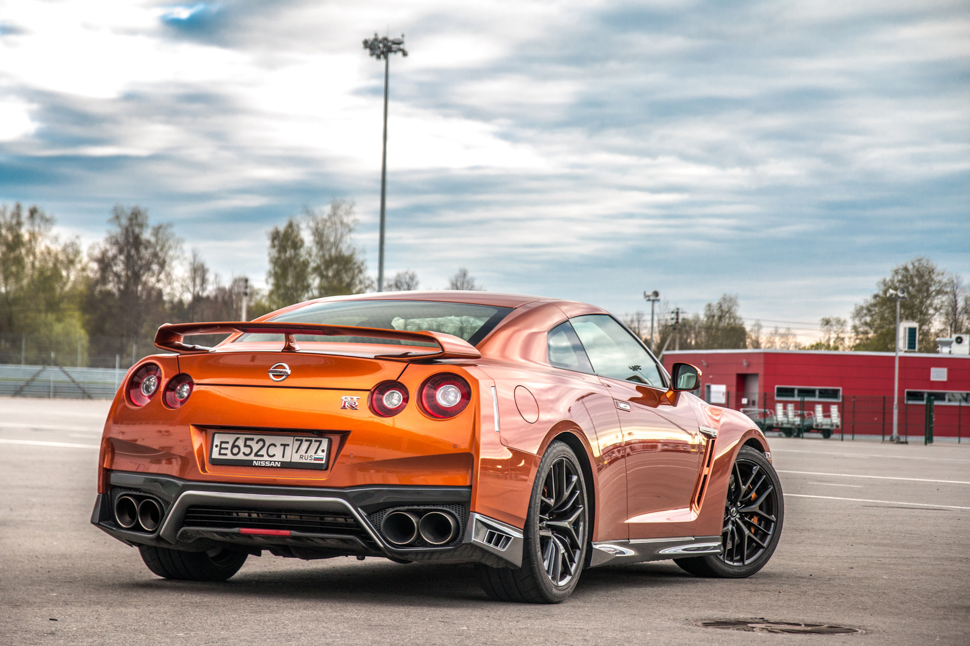 Nissan GTR Orange