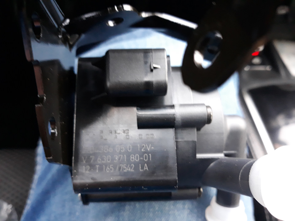 Насос охлаждения турбины. — Peugeot 3008 (1G), 1,6 л, 2011 года ...