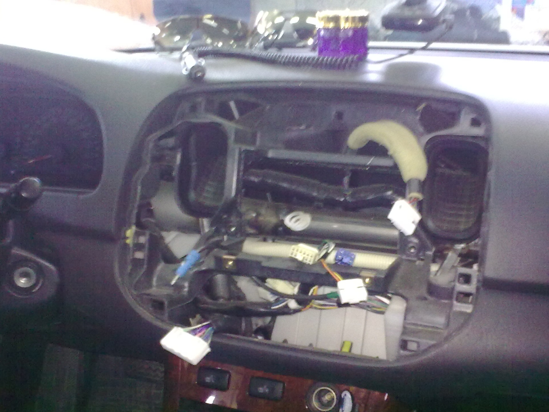2din sub and sat down - Toyota Camry 24 L 2005