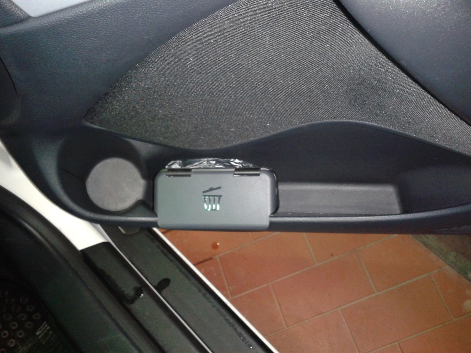 Оригинальная мусорка для Блондинки) — Skoda Octavia A5 Mk2, 1,4 л, 2011 ...