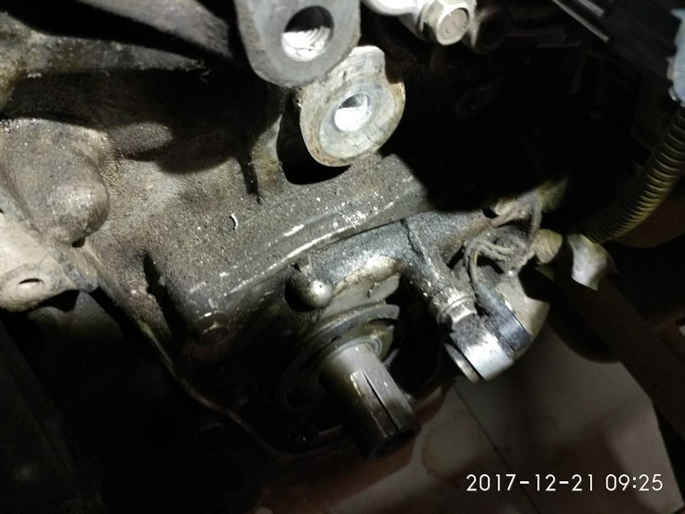 Резьба болта ролика ГРМ — Honda Civic (6G), 1,5 л, 1997 года | поломка ...