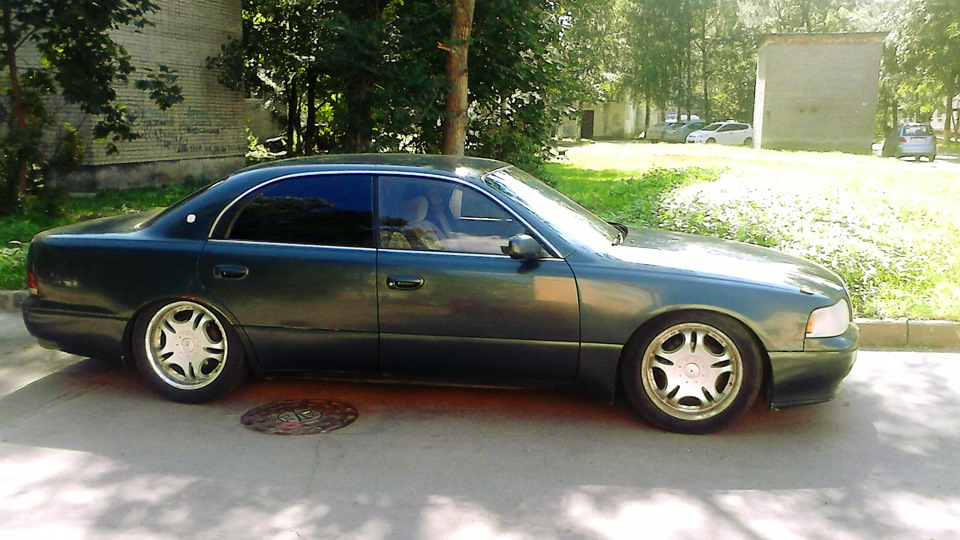 Toyota crown majesta s140