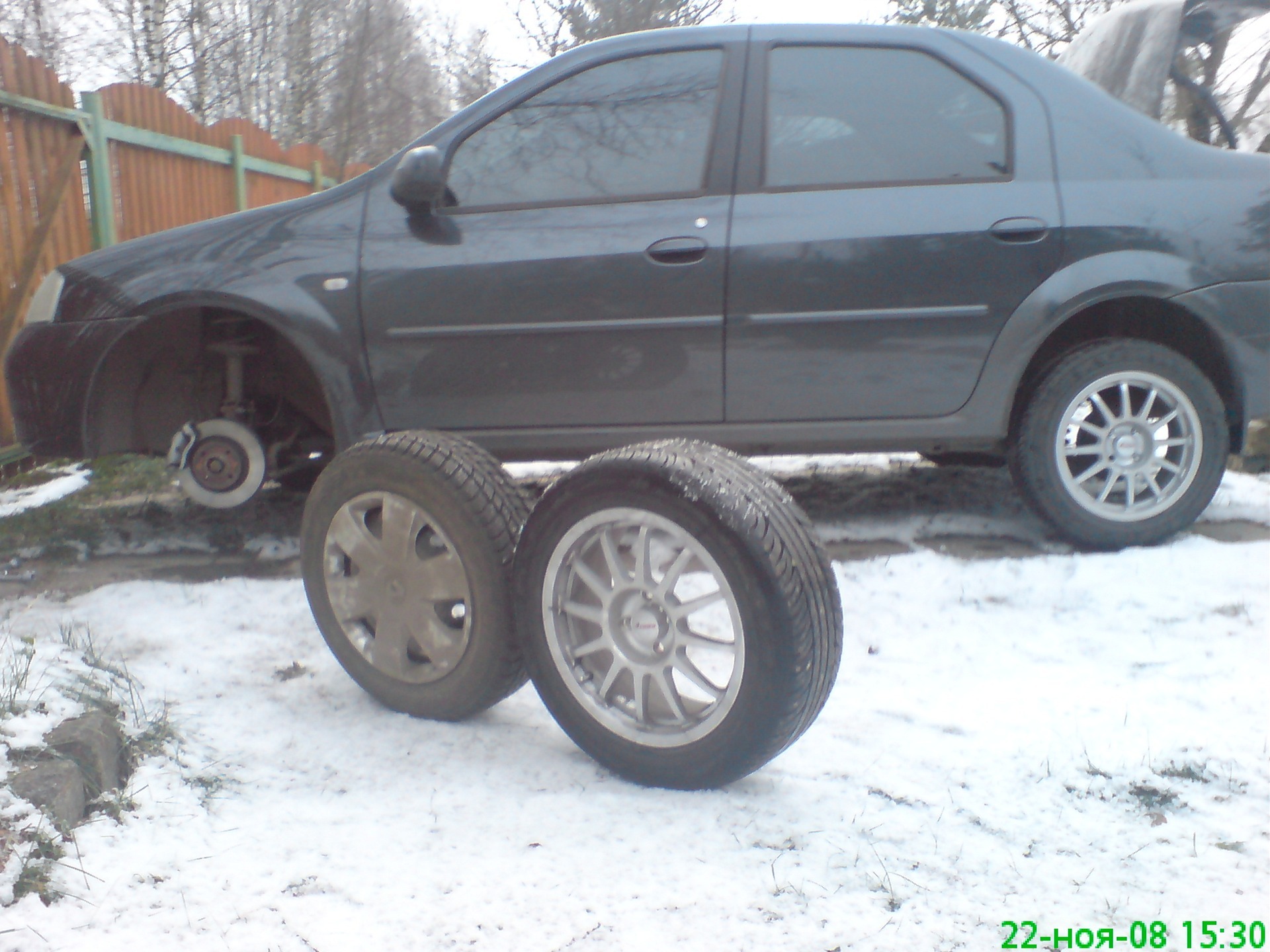 Какие шины на рено логан. 195 60 R15 Рено Логан. 195/65 R15 на Рено Логан 1. 185 65 14 Logan. Рено Логан на резине 195 55 r15.