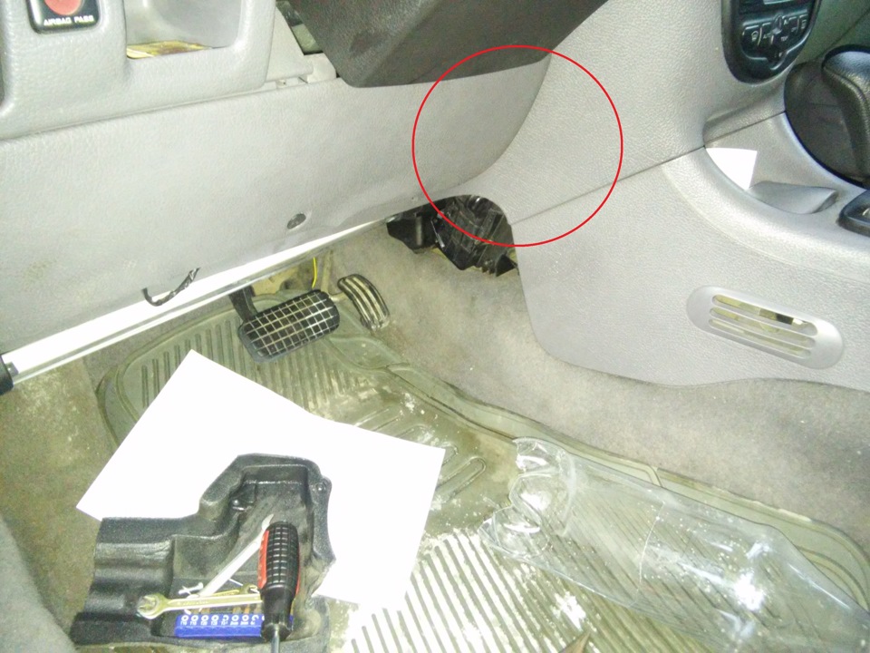 Тосол под ковриком — Peugeot 206, 1,4 л, 2002 года | своими руками | DRIVE2