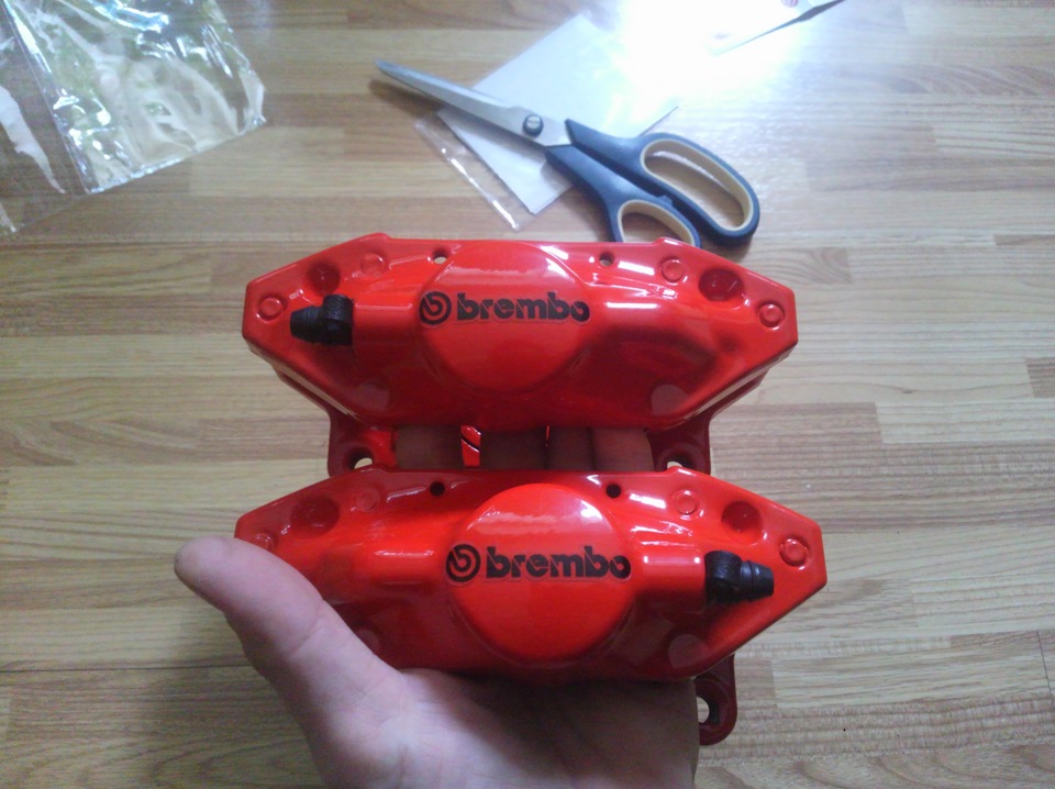 Перекраска задних суппортов Brembo Gold — Subaru Forester (SG), 2,5 л ...