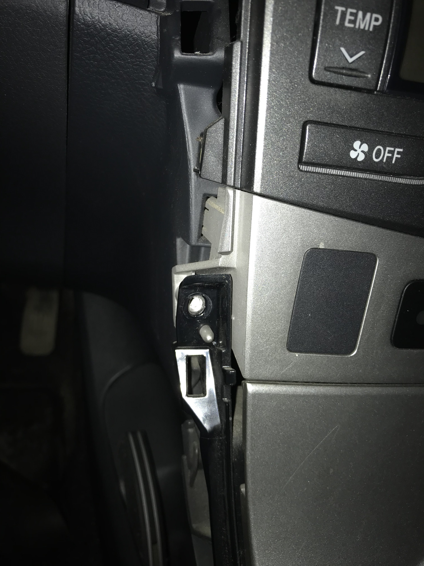 Тойота аукс. Toyota Corolla 2008 aux. Aux USB Toyota Corolla 150. Тойота Королла 2008 аукс. USB aux разъем для авто TLC 150.