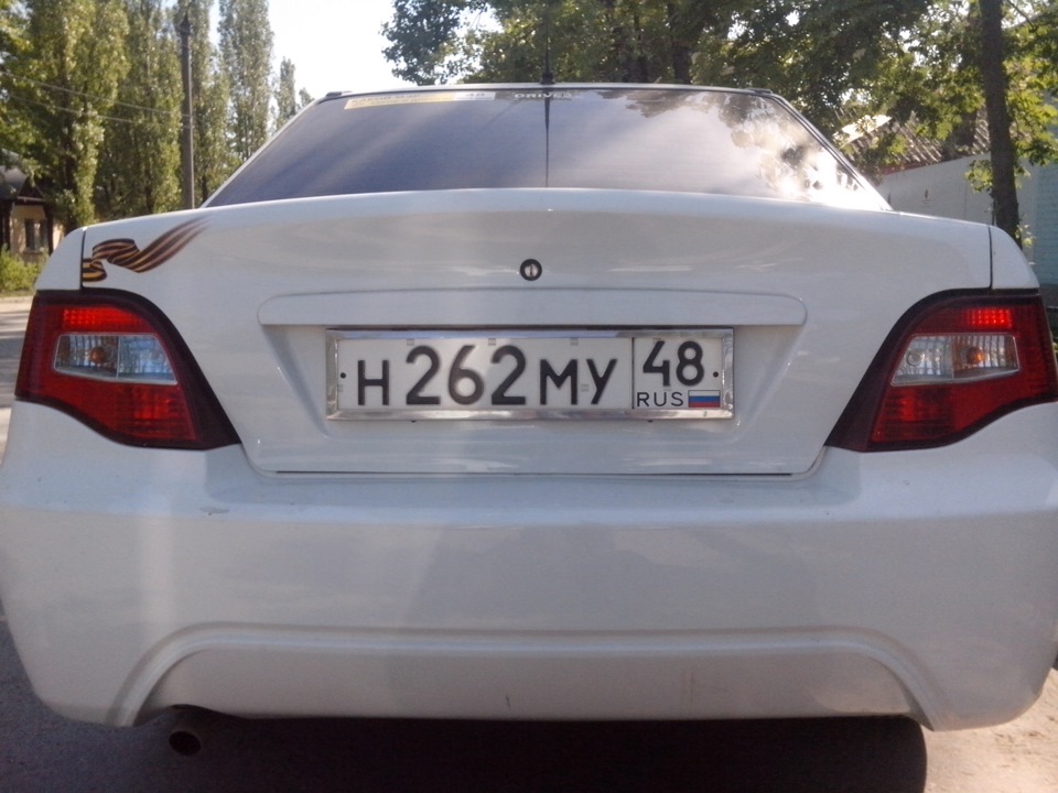 ТО 50т.км, и клеем бронированную пленку за задние фары. смотрите ...