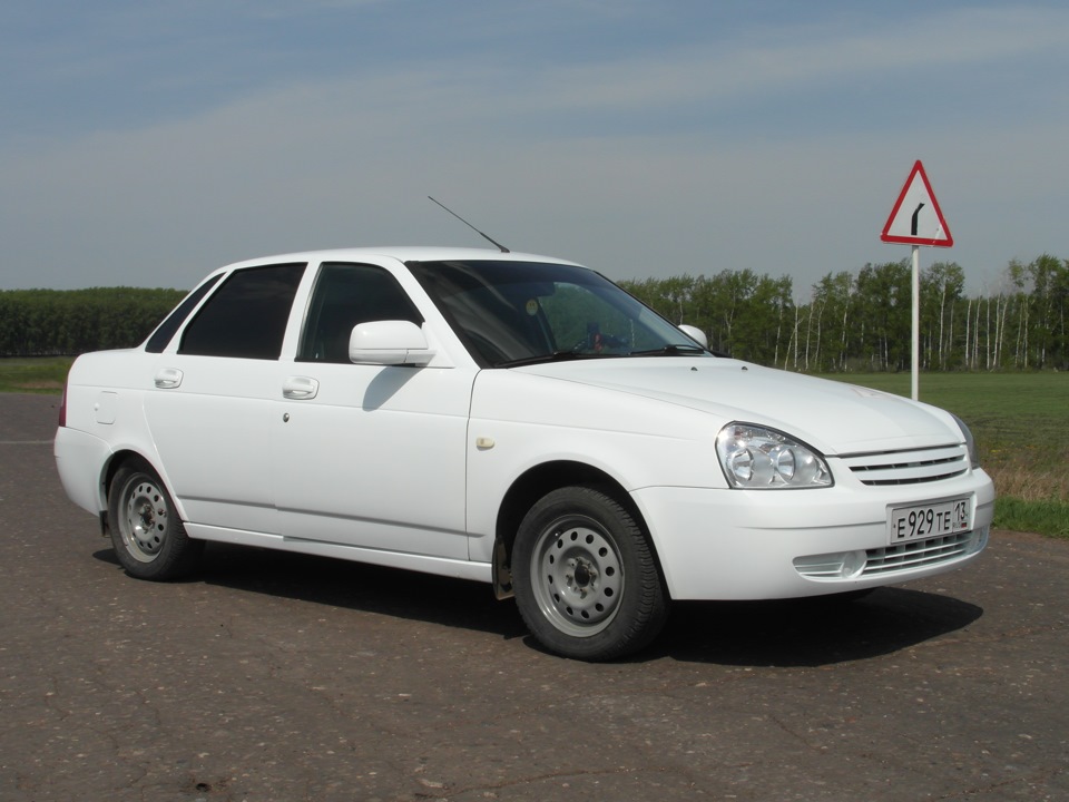 Просто фото. — Lada Приора седан, 1,6 л, 2012 года | фотография | DRIVE2