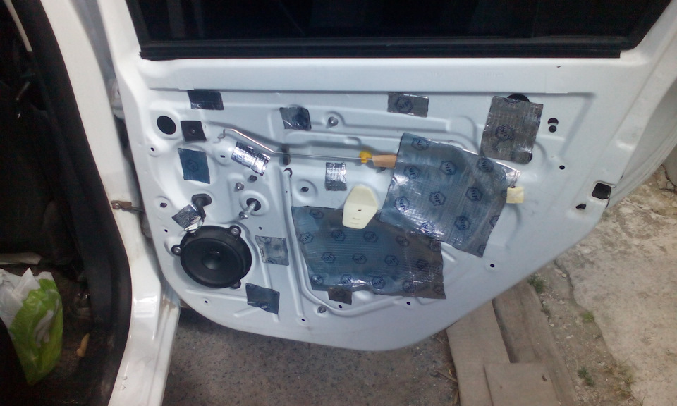 Фото в бортжурнале Renault Logan (2G)