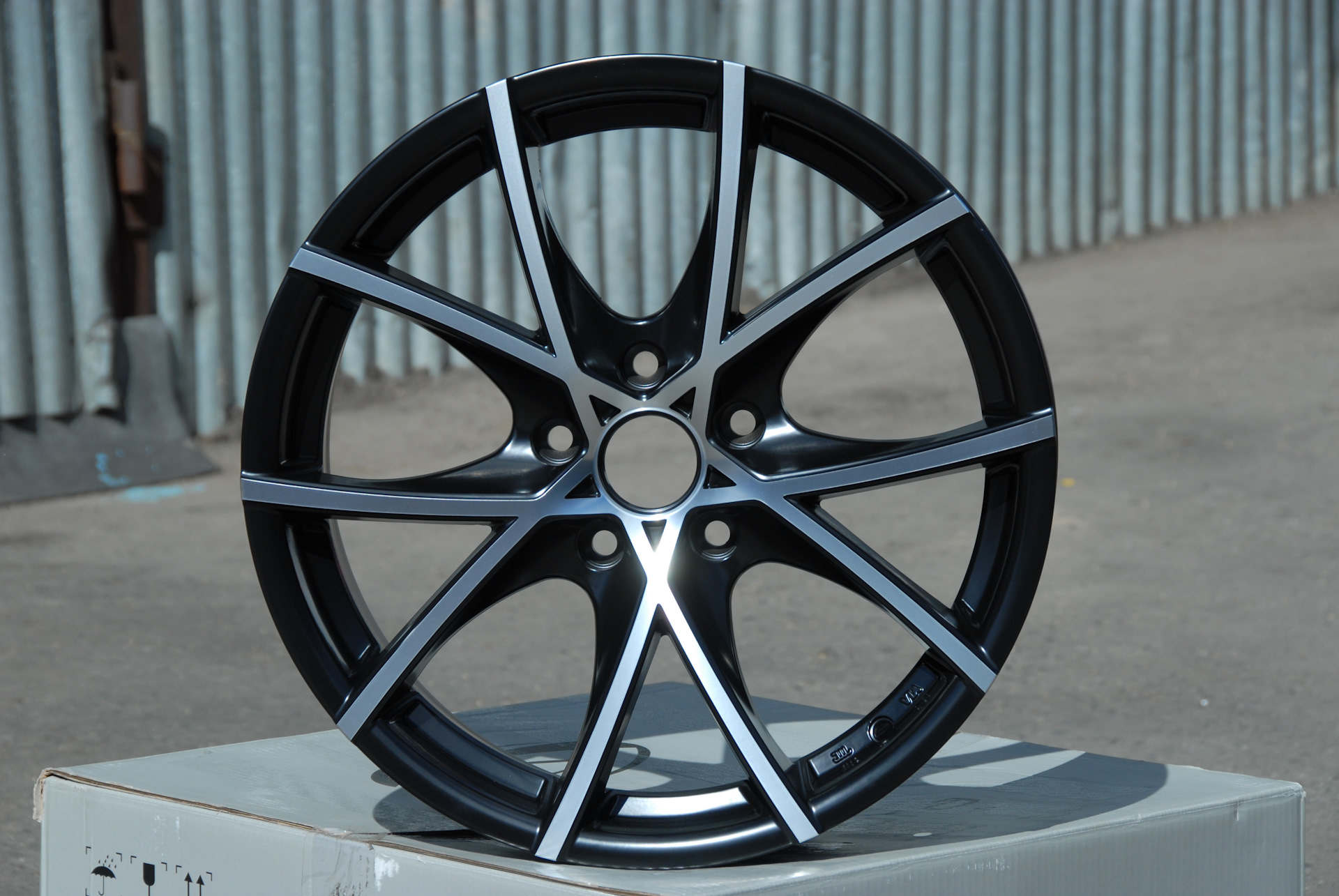 Диски r17 114.3. Sakura Wheels 9517. Диски MZ Speed r20. Колесный диск Sakura Wheels 9517 7.5x17/5x114.3 d73.1 et35 черный с красным. Колесный диск Sakura Wheels 9517 7.5x17/5x100 d73.1 et45 белый с черным.