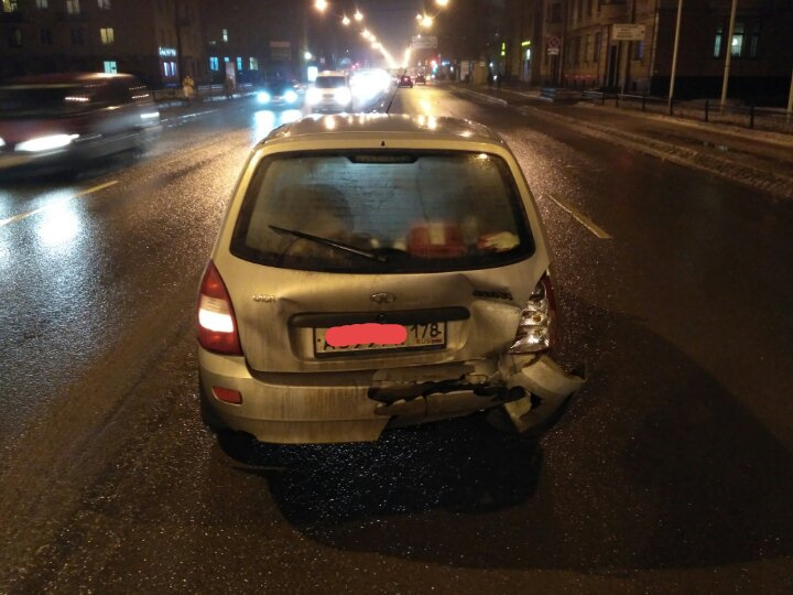 Приехала с анальной пробкой в заднице ради хорошего анала