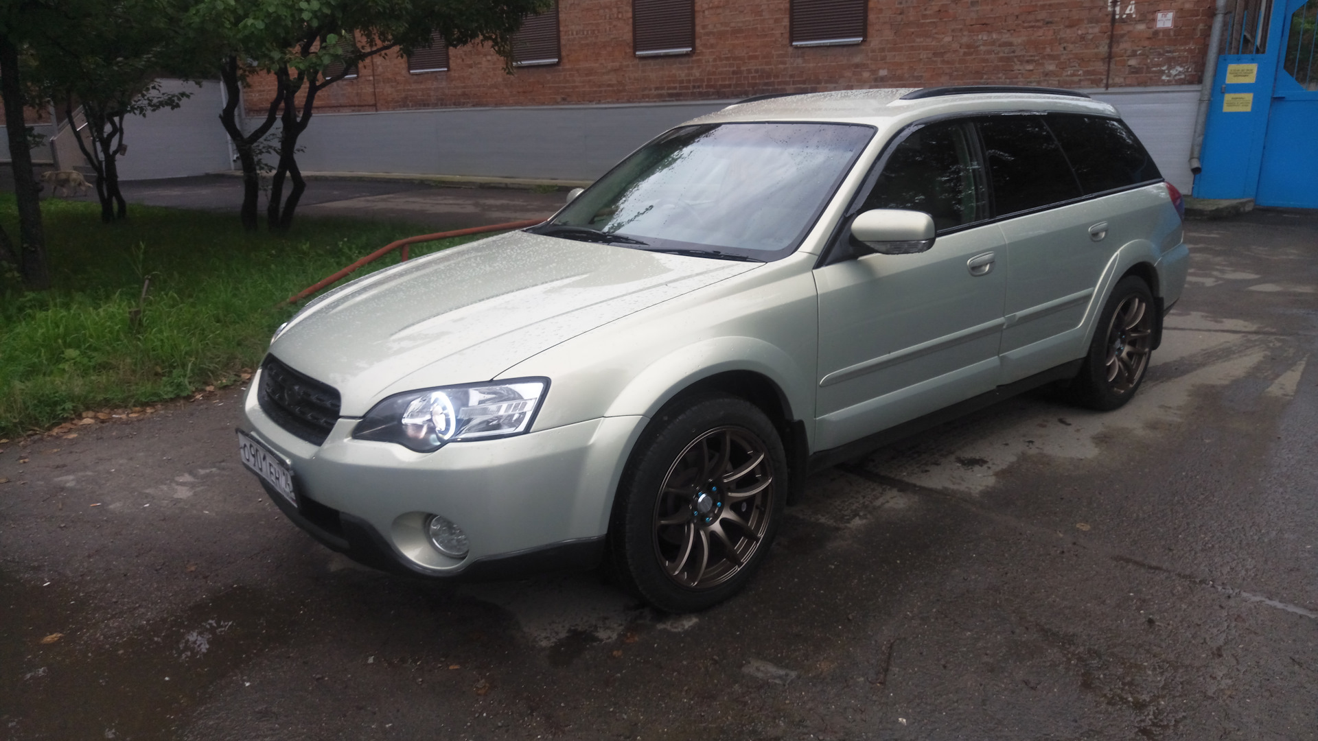 Аутбек бп. Subaru Outback 2004 2.5. Subaru Outback 2004 Tuning. Субару Аутбек 2004 диски. Субару Аутбек бп9.