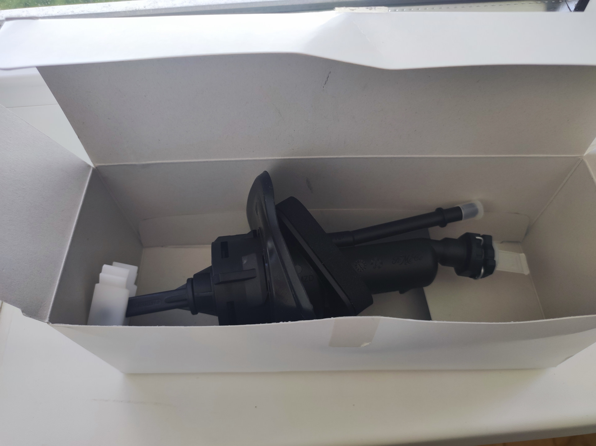 Потек главный цилиндр сцепления — Ford Focus II Wagon, 1,6 л, 2010 года ...