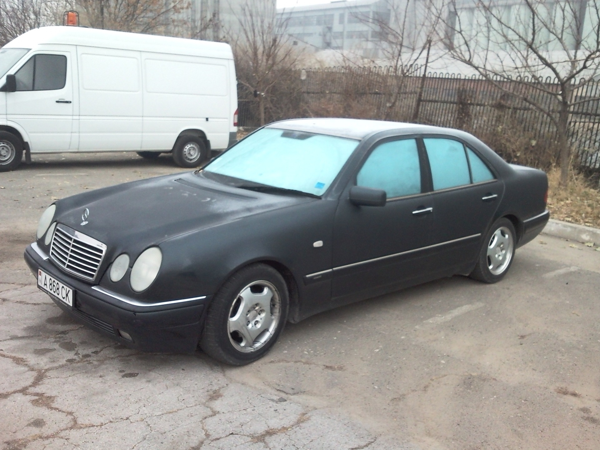 Mercedes Глазастик 210