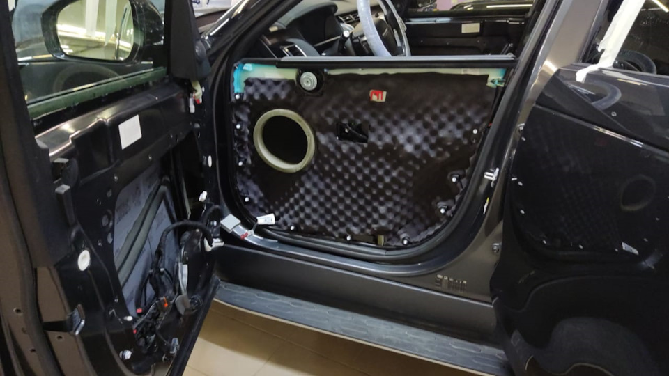 Первые доработки — Land Rover Discovery V, 3 л, 2018 года | аксессуары ...