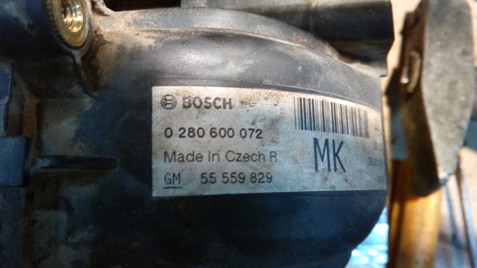 Фото в бортжурнале Opel Astra H. Запчасти на фото: 0280600072, 55559829