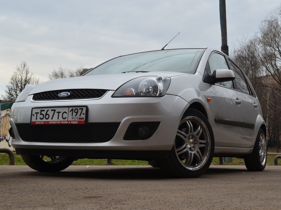 Дело было весной или как поставил новые диски) — Ford Fiesta (Mk V), 1 ...