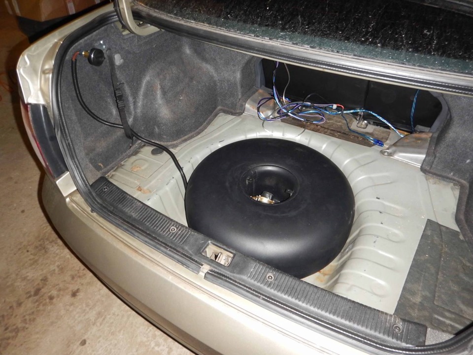 Баллон на 53 литра — Nissan Almera II (N16)