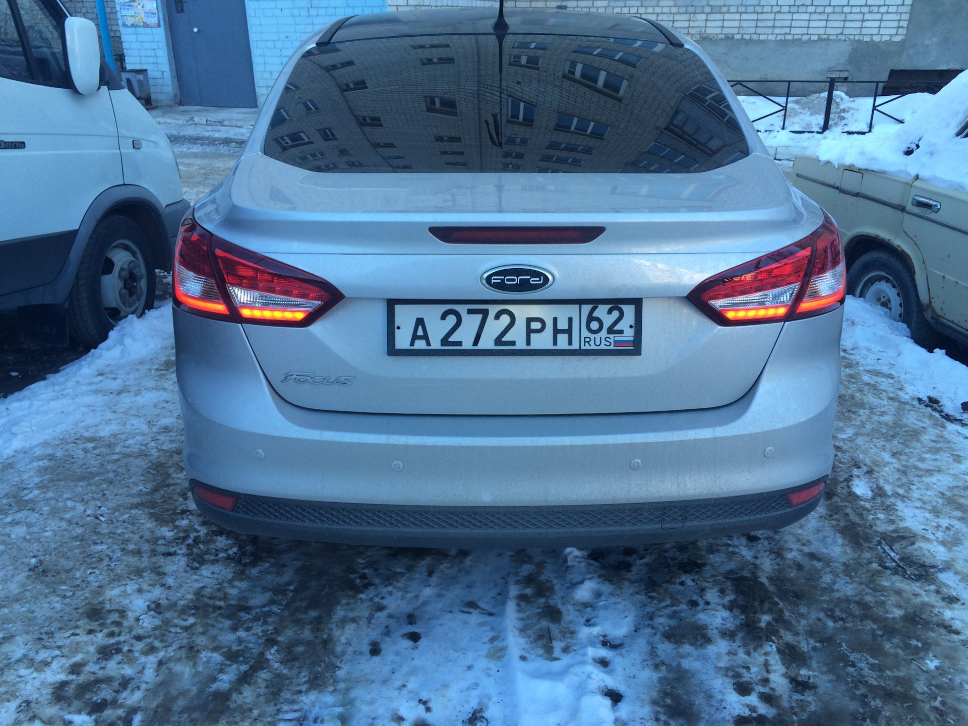 Тонировка задних фонарей форд фокус 3. Фокус 3 седан задние фары. Форд фокус. Тонировка задних фонарей форд фокус 3 седан. Тонировка задних фонарей форд фокус 3 универсал.