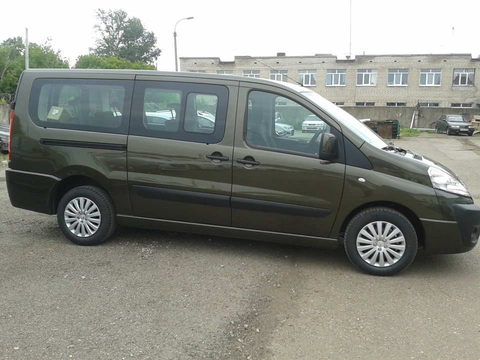 9 местные. Ford transit 9 sitzer. чехлы пежо эксперт типи 8+1. Peugeot expert traveller 9 мест. мерседес спринтер минивэн 8 мест.